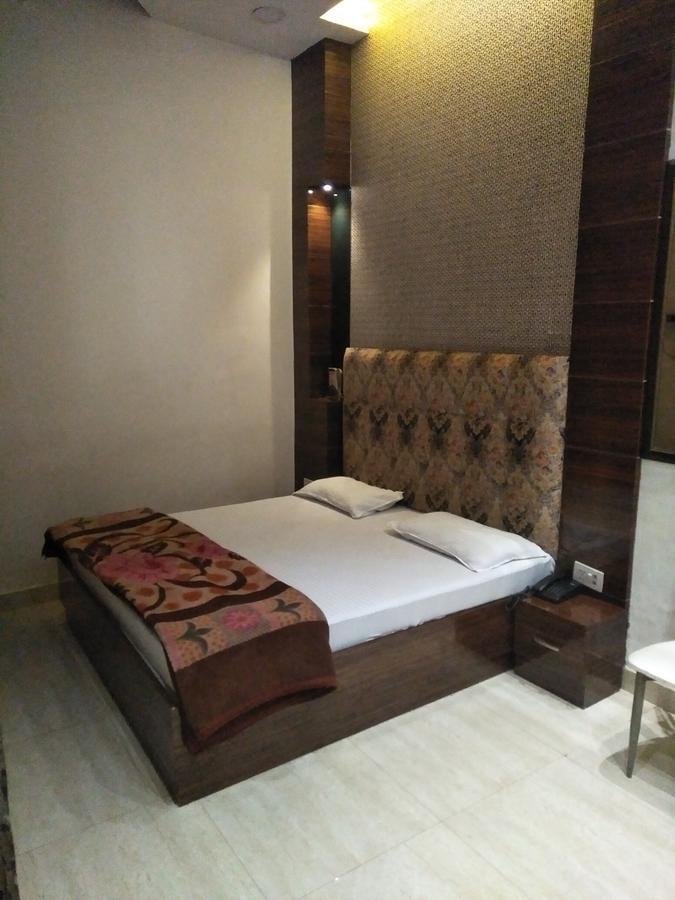 Hotel Brown Ludhiana Eksteriør billede